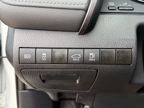 Used 2024 Toyota Camry SE image 23