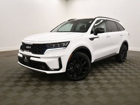Certified 2023 Kia Sorento SX AWD/4WD image 2
