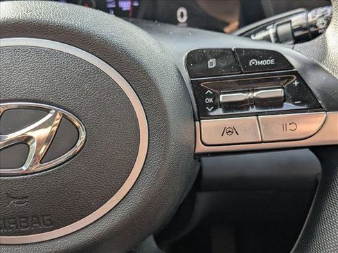 Used 2021 Hyundai Elantra SEL FWD image 12