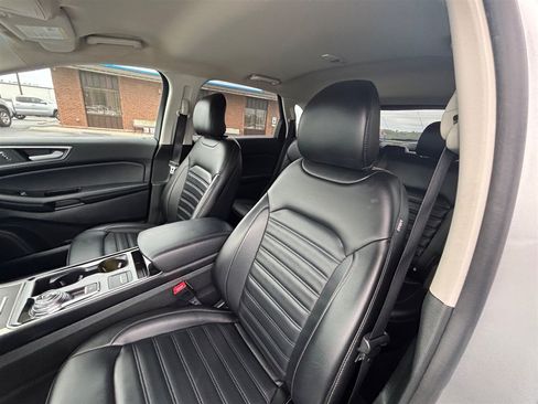 Used 2019 Ford Edge SEL w/ Equipment Group 201A FWD image 14
