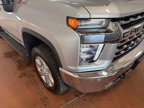 Used 2021 Chevrolet Silverado 2500 LTZ w/ LTZ Premium Package image 9