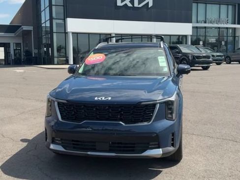 Certified 2025 Kia Sorento SX FWD image 2