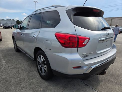 Used 2018 Nissan Pathfinder SL w/ Cargo Package AWD/4WD image 3