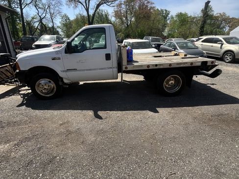 Used 2000 Ford F450 2WD Regular Cab Super Duty image 1