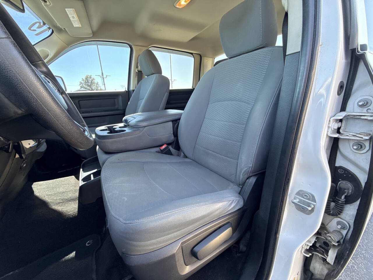 Used 2015 RAM 1500 Express AWD/4WD image 9