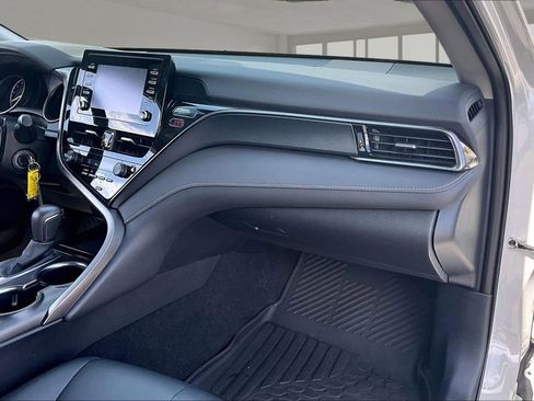 Used 2023 Toyota Camry SE image 26