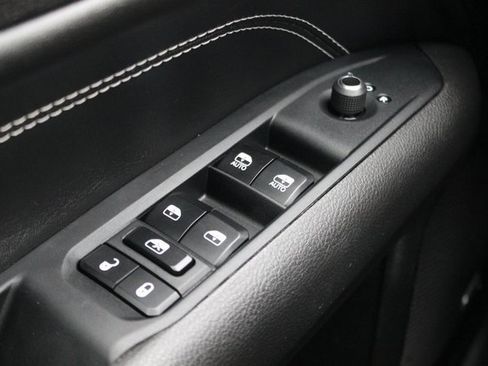 Used 2024 Jeep Compass Limited w/ High Altitude Package image 19