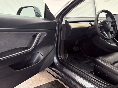 Used 2020 Tesla Model 3 Standard Range Plus image 29