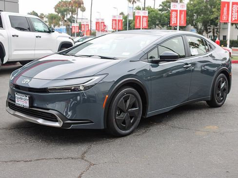 New 2026 Toyota Prius Plug-In Hybrid FWD image 3