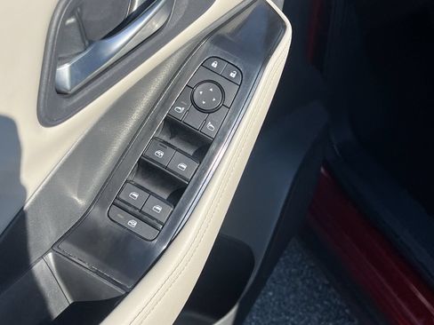 Used 2025 Nissan Rogue SV AWD/4WD image 14