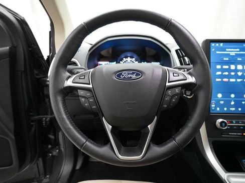 Used 2024 Ford Edge SEL w/ Convenience Package AWD/4WD image 4
