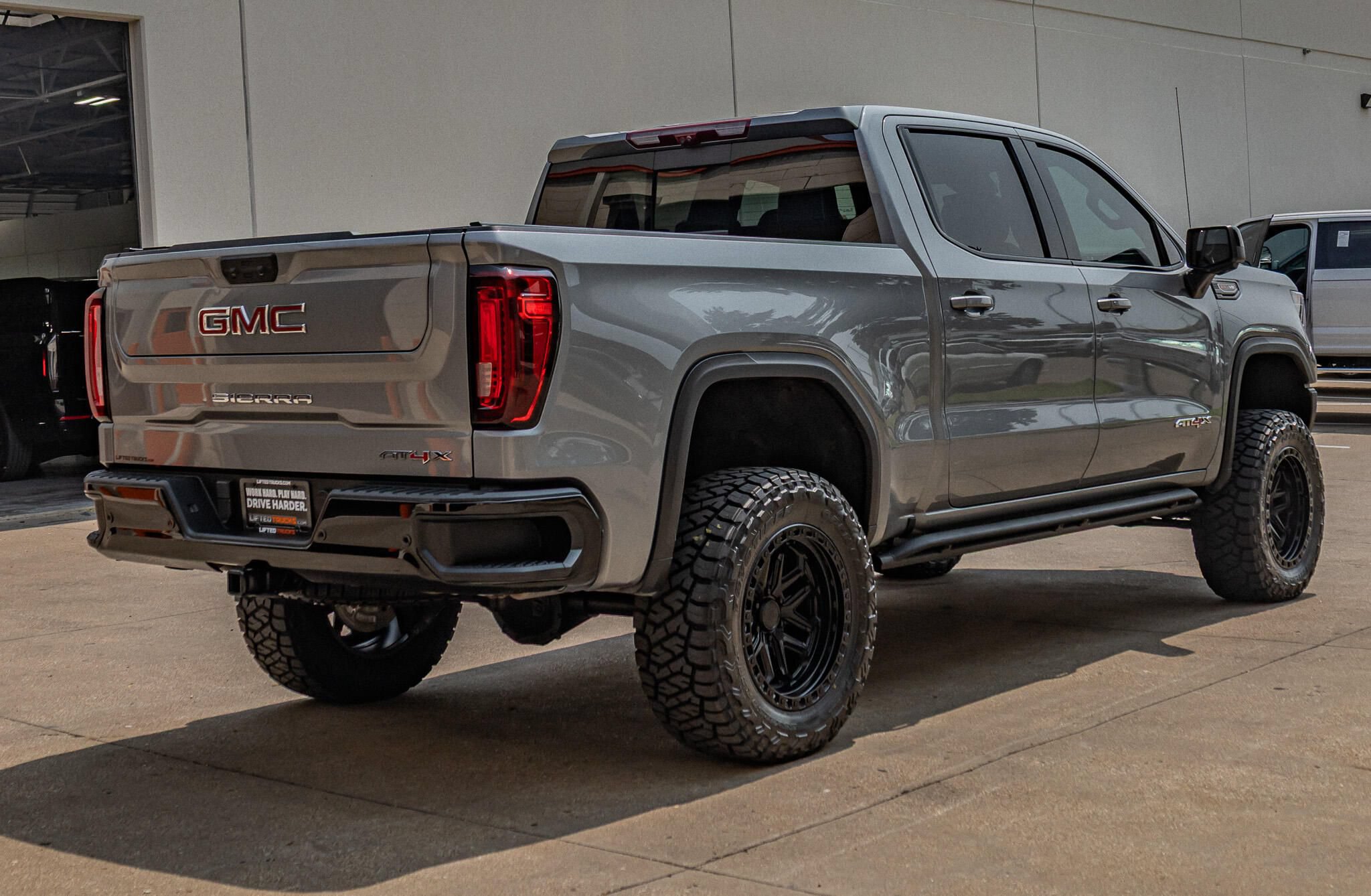 Used 2023 GMC Sierra 1500 AT4X AWD/4WD image 10