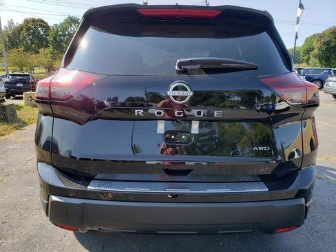 New 2026 Nissan Rogue SV image 10