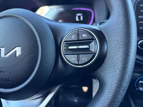 Used 2025 Kia Soul LX image 17