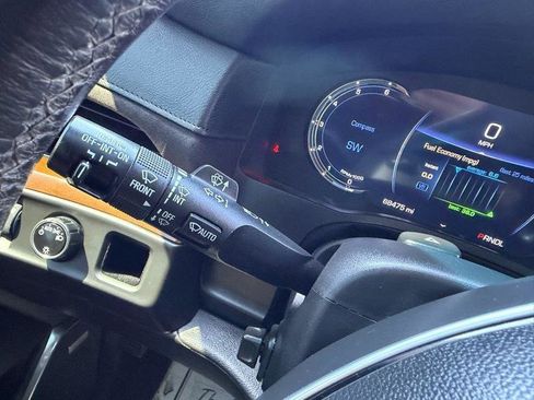 Used 2018 Cadillac Escalade ESV 2WD image 57