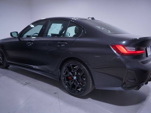 Used 2026 BMW 330i Sedan w/ M Sport Package RWD image 3