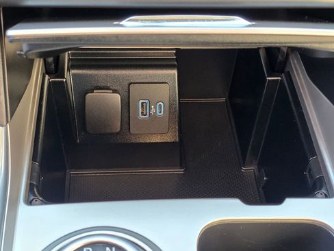 Used 2020 Ford Explorer XLT w/ Equipment Group 202A image 23