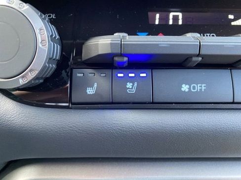 New 2026 Toyota Tundra Platinum AWD/4WD image 11