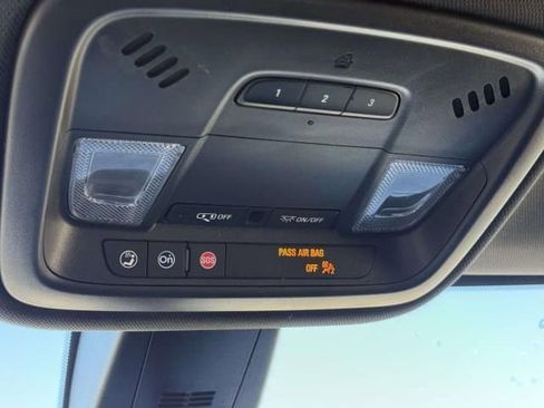 Certified 2023 Chevrolet Traverse LT w/ LT Premium Package image 34