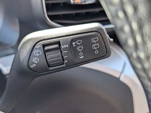 Used 2024 Ford Explorer XLT w/ Equipment Group 202A RWD image 32