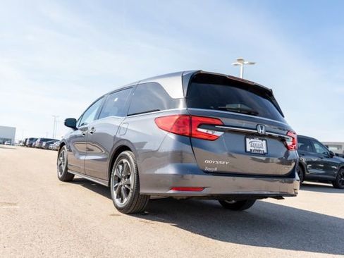 Used 2023 Honda Odyssey Elite image 5