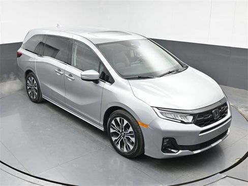 Used 2025 Honda Odyssey Elite image 13