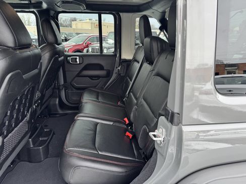 Used 2023 Jeep Wrangler Unlimited Rubicon w/ LED Lighting Group image 8