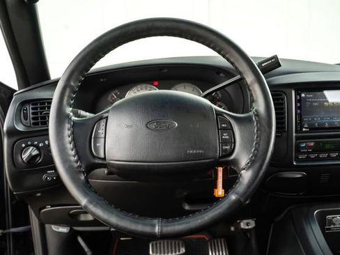 Used 2002 Ford F150 Harley-Davidson image 30