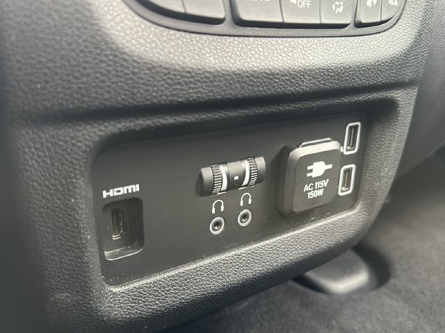 Used 2019 Honda Pilot Touring image 32