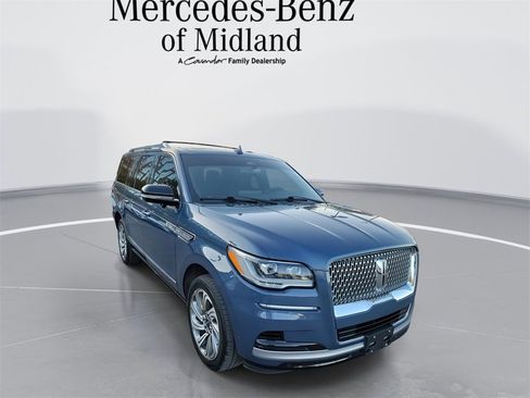 Used 2022 Lincoln Navigator L Reserve image 1