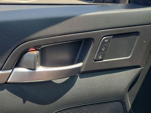 Used 2019 Hyundai Elantra Limited w/ Ultimate Package 02 FWD image 19