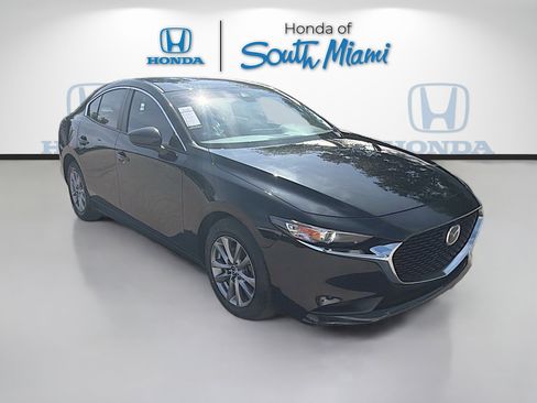 Used 2021 MAZDA MAZDA3 s FWD image 1