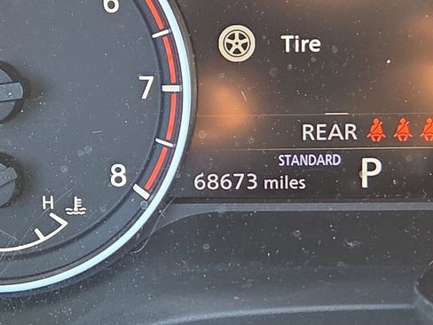 Used 2022 Nissan Rogue SV image 11