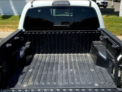 Used 2019 Toyota Tacoma TRD Off-Road image 34