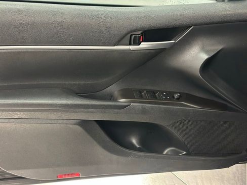 Used 2021 Toyota Camry SE FWD image 13