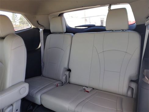 Used 2020 Buick Enclave Essence w/ Sound and Sites Package image 9