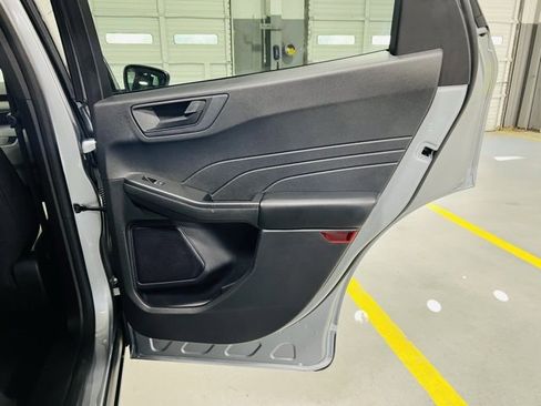 Used 2023 Ford Escape Active image 31