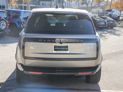New 2025 Land Rover Range Rover SE image 9