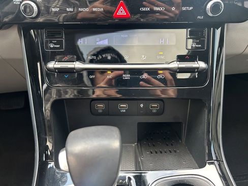 Used 2022 Kia Carnival SX Prestige image 33