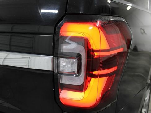 Used 2024 Ford Expedition Max Limited image 31