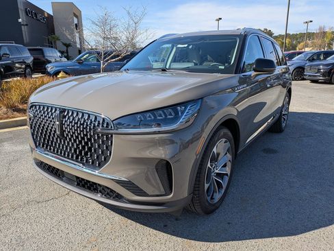 Certified 2025 Lincoln Aviator Reserve image 9