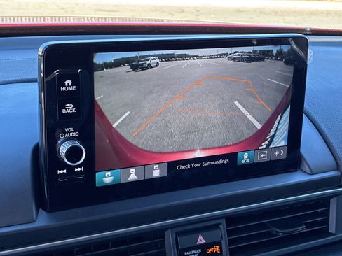 Certified 2025 Honda Pilot Touring image 32