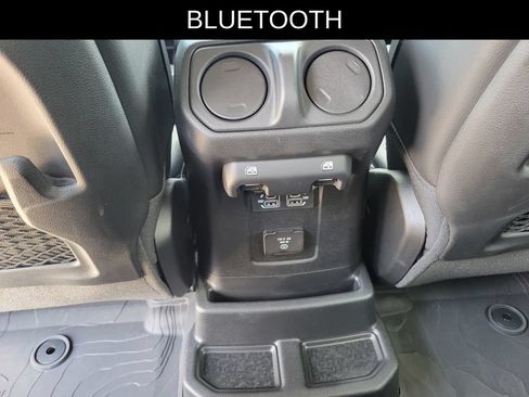 Used 2023 Jeep Wrangler Unlimited Rubicon w/ Cold Weather Group AWD/4WD image 10