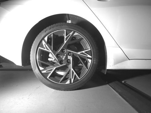 Used 2025 Kia K5 GT-Line FWD image 16