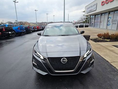 Used 2019 Nissan Altima 2.5 SR w/ SR Premium Package image 2