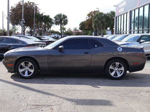 Used 2019 Dodge Challenger SXT image 12