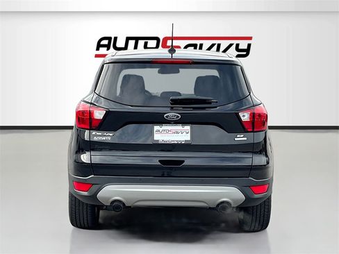 Used 2019 Ford Escape SE image 6