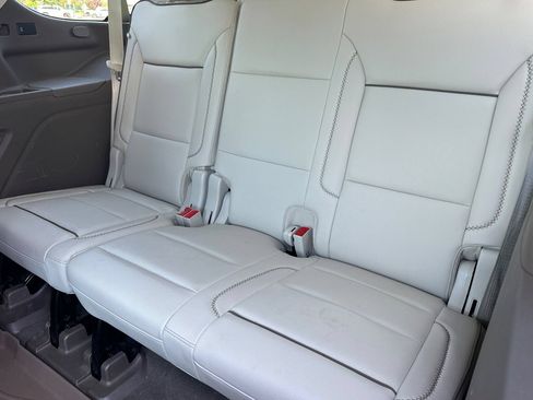 Used 2024 GMC Yukon Denali AWD/4WD image 18