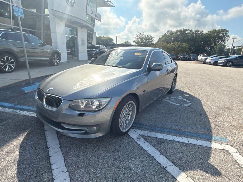 Used 2011 BMW 328i xDrive Coupe AWD/4WD image 4