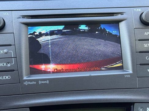 Used 2013 Toyota Prius image 14